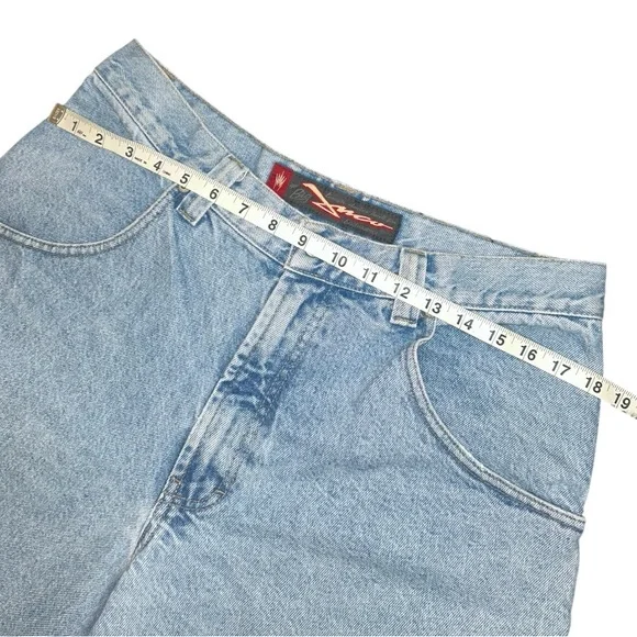 JNCOVintage Mid Wash Baggy Cutoff Jeans